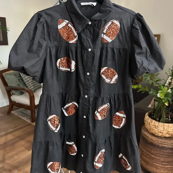 GAME DAY Black Dress w Football Sequins and Puffy Sleeves Size XL - Picture 2 of 9
